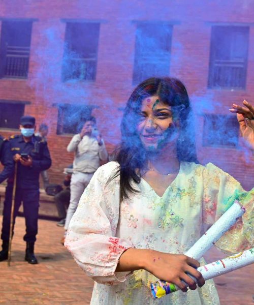 वसन्तपुरमा होलीको रौनक