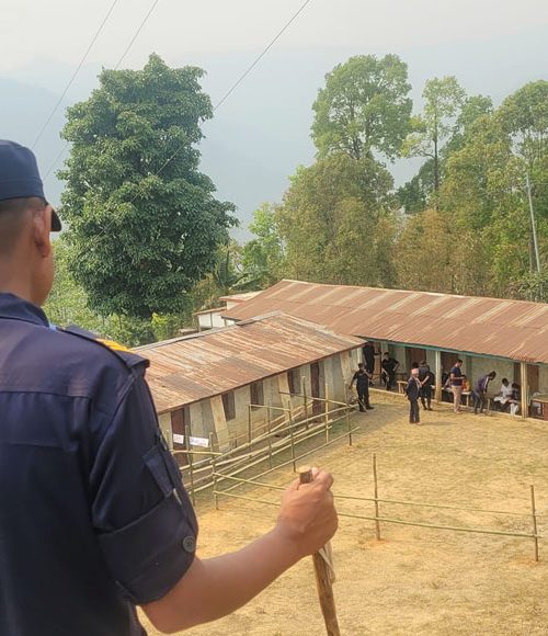 इलाममा दिउँसो तीन बजेसम्म ५० प्रतिशत मत खस्यो