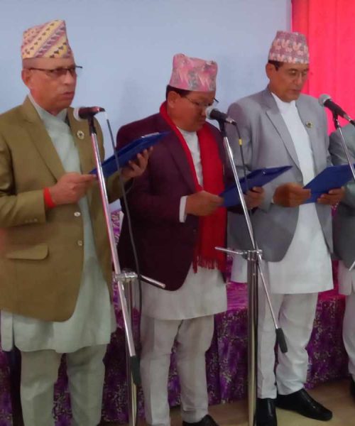 कोसीका मुख्यमन्त्री कार्कीले गरे दास्रोपटक मन्त्रिपरिषद् विस्तार, नवनियुक्त मन्त्रीले लिए शपथ