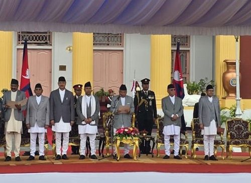 नवनियुक्त मन्त्रीहरूले लिए सपथ